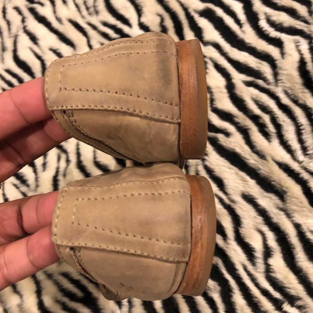 Women’s Frye Carson Cement Ballet Flats - Picture 4 of 8